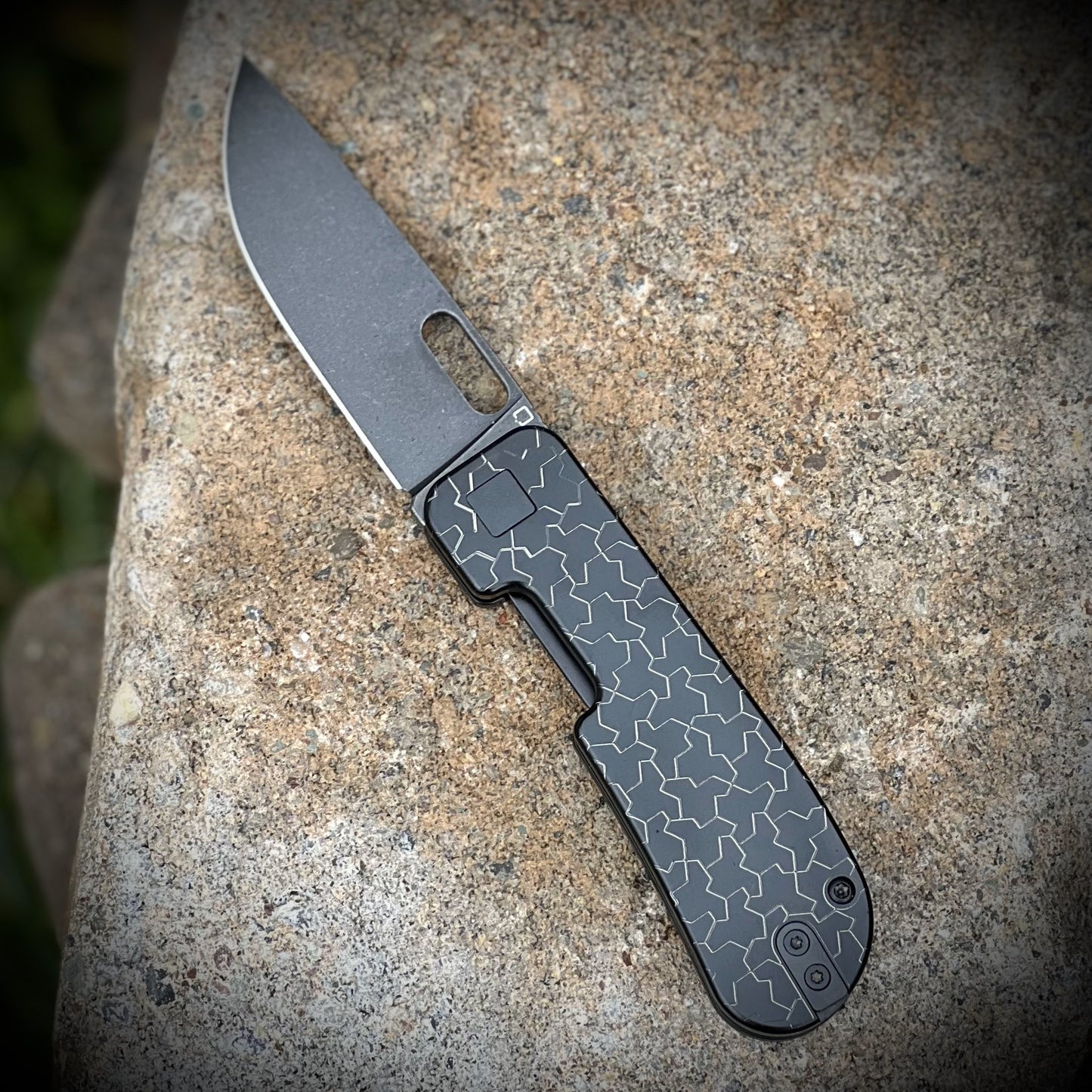 Qvist Bladeworks InVert Einstein Pattern (Exclusive)